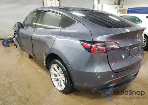 2023 Tesla Model Y Awd/Long Range Dual Motor All-Wheel Drive z USA, uszkodzony, nr VIN 7SAYGDEE0PF822922
